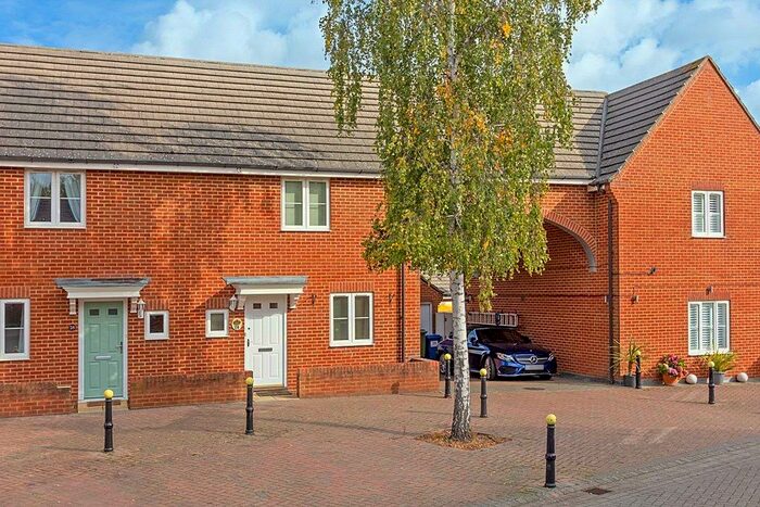 2 Bedroom Link Detached House To Rent In Maylam Gardens, Sittingbourne, Kent, ME10