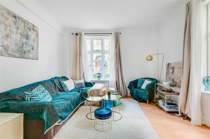 1 Bedroom Flat To Rent In Chesterfield House, Chesterfield Gardens, London, W1J