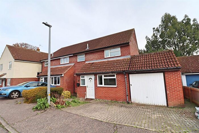 3 Bedroom Semi-Detached House To Rent In Longleaf Drive, Braintree, CM7