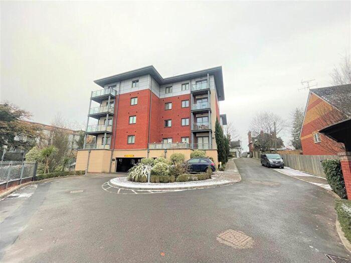 2 Bedroom Flat To Rent In Farnborough Road, Farnborough, Hampshire, GU14