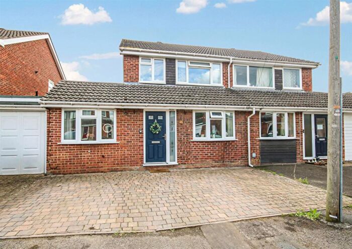 4 Bedroom Semi-Detached House For Sale In Woodyard Close, Mulbarton, Norwich, NR14