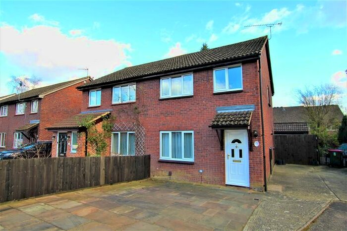 3 Bedroom Semi-Detached House To Rent In Wooding Grove, Crawley, West Sussex., RH11