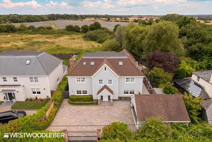 5 Bedroom Detached House For Sale In Epping Green, Epping, CM16