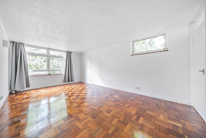 1 Bedroom Flat To Rent In Carlton Court, Anerley, London, SE20