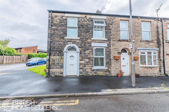 3 Bedroom End Of Terrace House For Sale In Charlestown Road, Glossop, Derbyshire, SK13