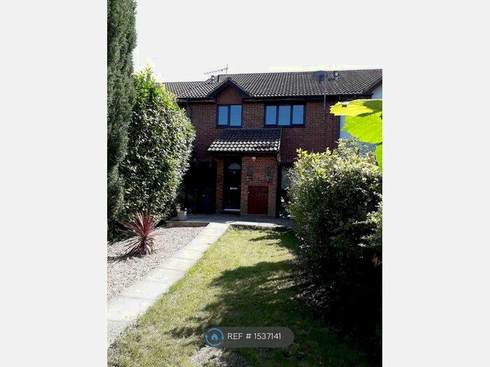 2 Bedroom Semi-Detached House To Rent In Woodger Close, Guildford, GU4