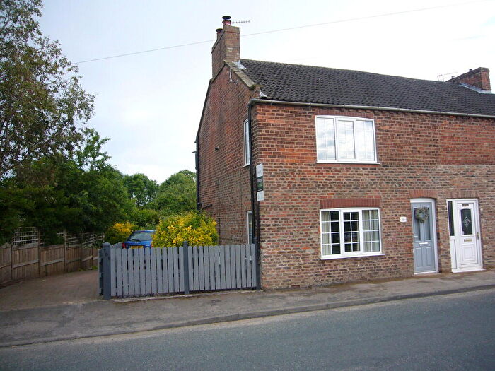 2 Bedroom Cottage To Rent In High Street, Airmyn, Nr Goole, DN14