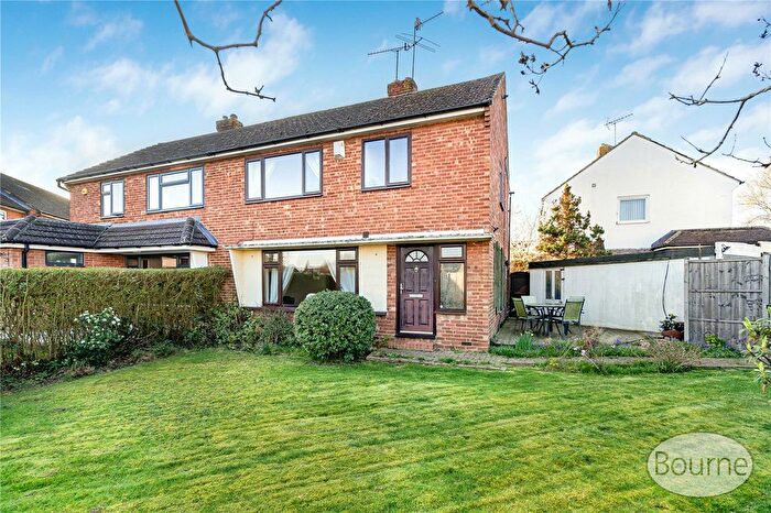 3 Bedroom Semi Detached House For Sale In Queenhythe Road, Jacob's Well, Guildford, Surrey, GU4