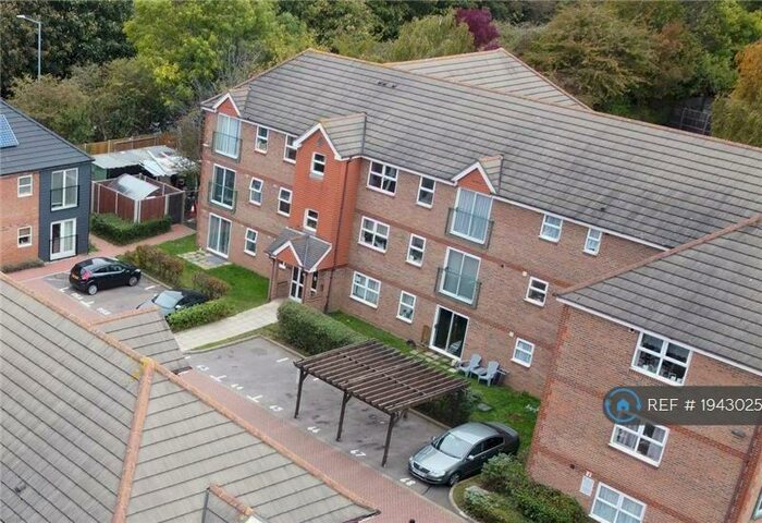 2 Bedroom Flat To Rent In Dudley Close, Chafford Hundred, Grays, RM16