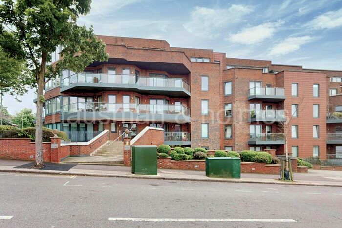 2 Bedroom Flat To Rent In West Heath Place, Golders Green, NW11