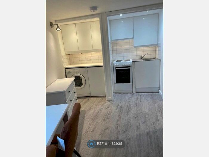 Studio To Rent In Archway Road, London, N6