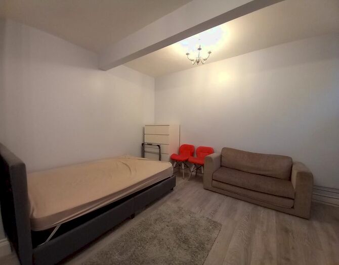 Studio To Rent In Norwood Road, Southall, UB2