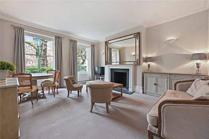 1 Bedroom Flat To Rent In Kensington Square, Kensington, London, W8
