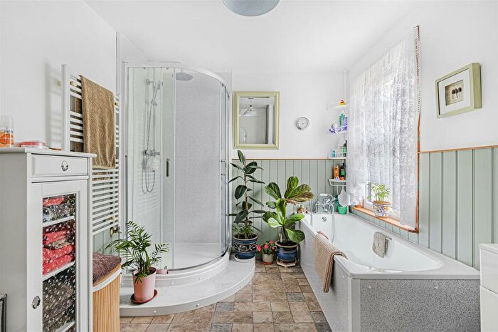3 Bedroom Terraced House For Sale In Brooklyn Road, Seaford, BN25