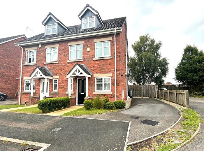 4 Bedroom Semi-Detached House To Rent In Stonefont Close, Walton, Liverpool, L9