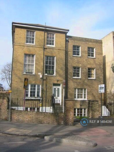 2 Bedroom Flat To Rent In Victoria Park Road, London, E9