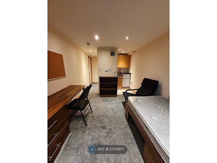 Studio To Rent In Park St, Luton, LU1
