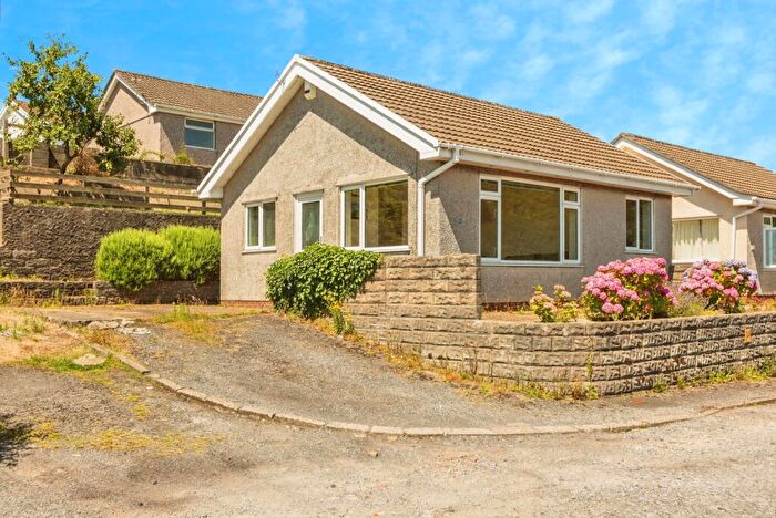 2 Bedroom Bungalow For Sale In Limeslade Drive, Swansea, West Glamorgan, SA3