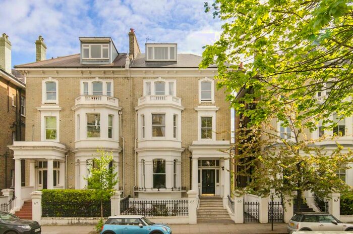 1 Bedroom Flat To Rent In Redcliffe Gardens, Chelsea, London, SW10