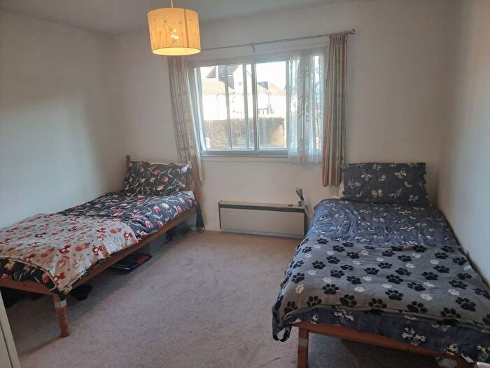 2 Bedroom Flat To Rent In Cranston Close, Hounslow, TW3