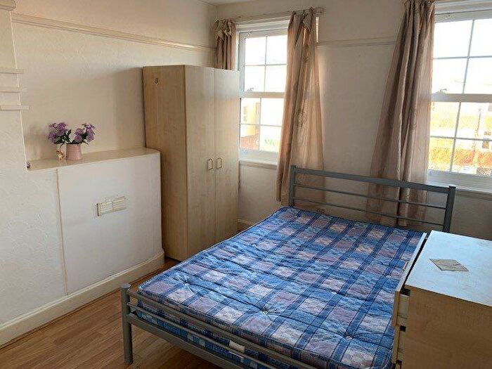 Studio To Rent In New Parade, High Street, Yiewsley, West Drayton, UB7