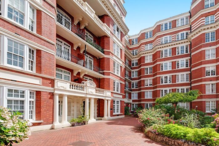2 Bedroom Flat For Sale In Rodney Court, - Maida Vale, London, W9
