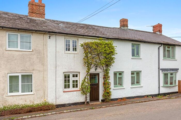 2 Bedroom Cottage For Sale In Easington Terrace, Long Crendon, HP18