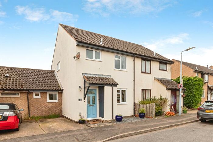 3 Bedroom Semi Detached House For Sale In Lime Close, Stevenage, SG2