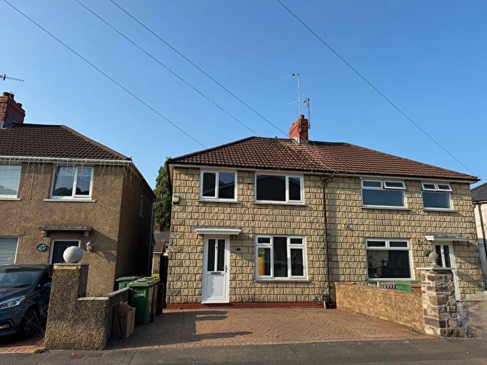 3 Bedroom Property To Rent In Ty Isaf Park Avenue, Risca, NP11