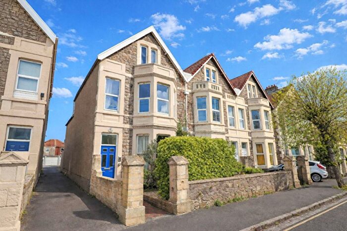 1 Bedroom Studio For Sale In Moorland Road, South Ward, BS23