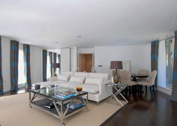 3 Bedroom Flat To Rent In Islington On The Green, A Islington Green, Islington, London, N1