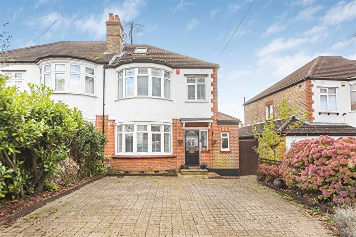 3 Bedroom Semi-Detached House For Sale In Hadley Road, Enfield, EN2