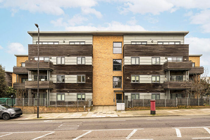 2 Bedroom Apartment For Sale In Charlton Road, Charlton, SE7