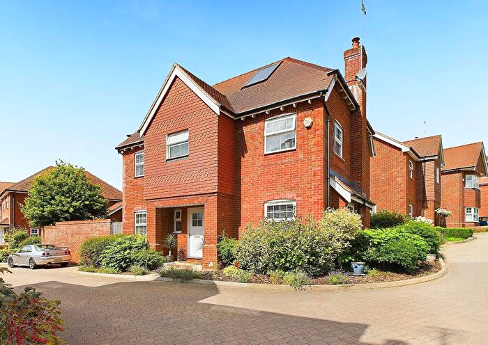 5 Bedroom Detached House For Sale In Campbell Road, Marlow, Buckinghamshire, SL7