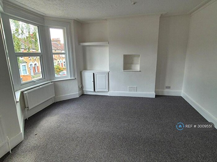 2 Bedroom Flat To Rent In Medusa Road, London, SE6