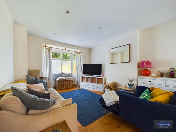 3 Bedroom House To Rent In Elder Road, Norwood, London, SE27