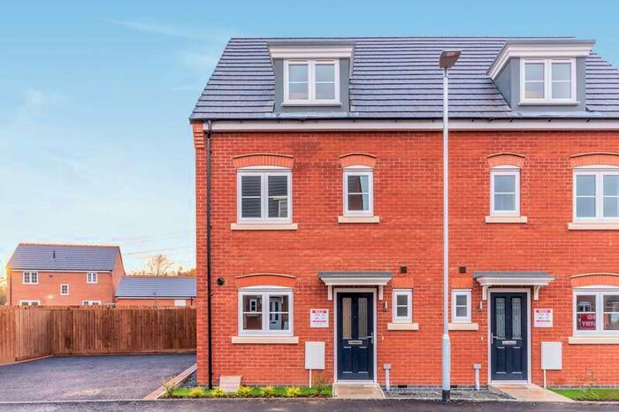 3 Bedroom Semi-Detached House To Rent In Lovett Crescent, Mountsorrel, LE12