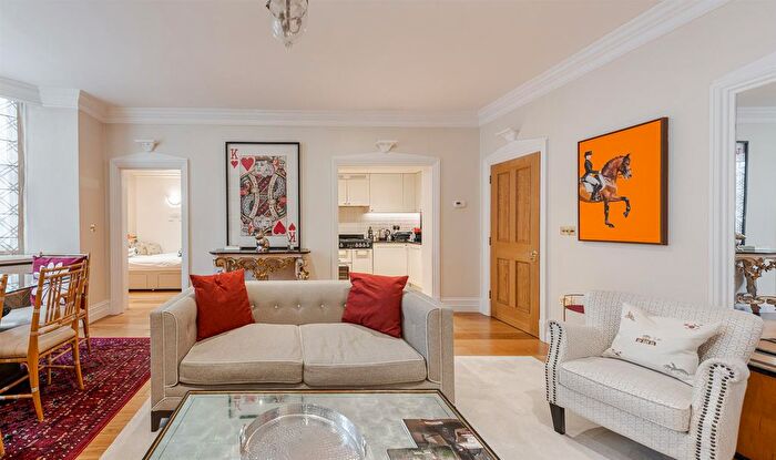 2 Bedroom Flat For Sale In Collingham Road, London, SW5