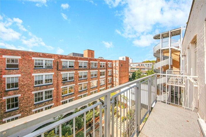 2 Bedroom Apartment To Rent In The Design Works, EC1V