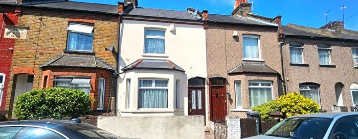 3 Bedroom Terraced House To Rent In Alexandra Road, Hounslow, TW3