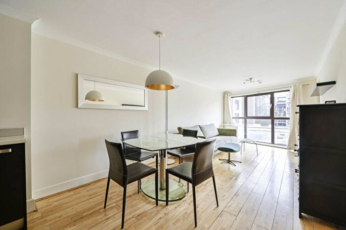 2 Bedroom Flat To Rent In Kennington Park Road, , Kennington, London, SE11