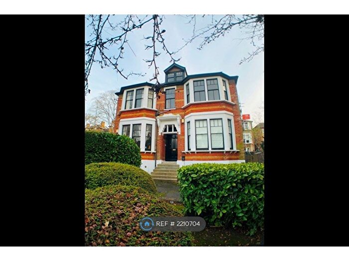 2 Bedroom Flat To Rent In East Dulwich, London, SE22