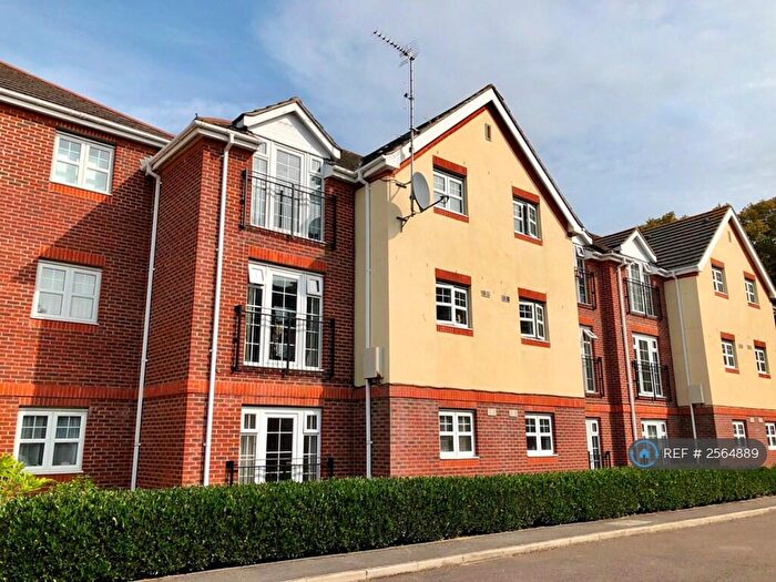 2 Bedroom Flat To Rent In Bewick Gardens, Chichester, PO19