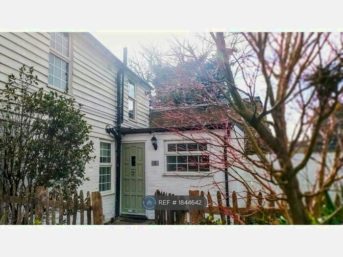 2 Bedroom Semi-Detached House To Rent In Vine Cottages, Faversham, ME13
