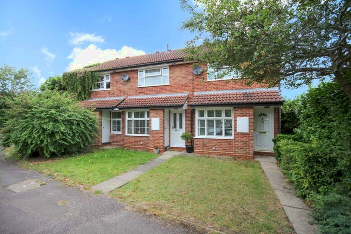 2 Bedroom Terraced House To Rent In Kesteven Way, Wokingham, RG41