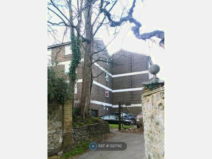 2 Bedroom Flat To Rent In Tonbridge Road, Maidstone ME16