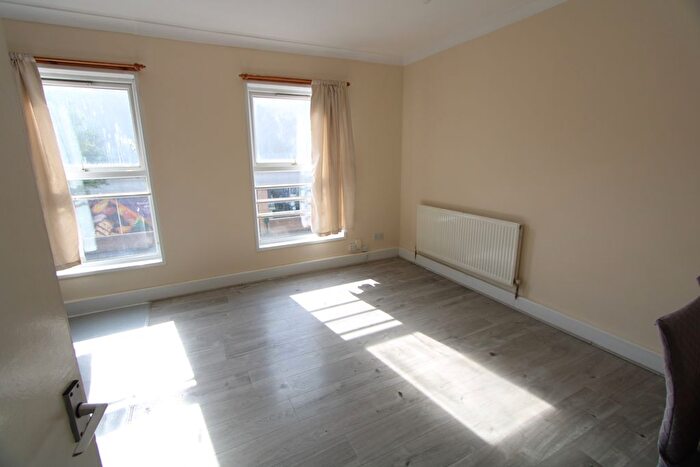 1 Bedroom Flat To Rent In Tulse Hill, Brixton, SW2