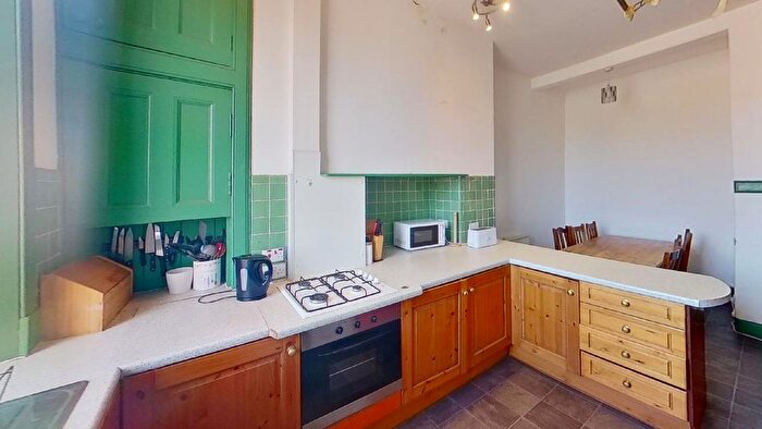 4 Bedroom Flat To Rent In Strathearn Road, Edinburgh, EH9