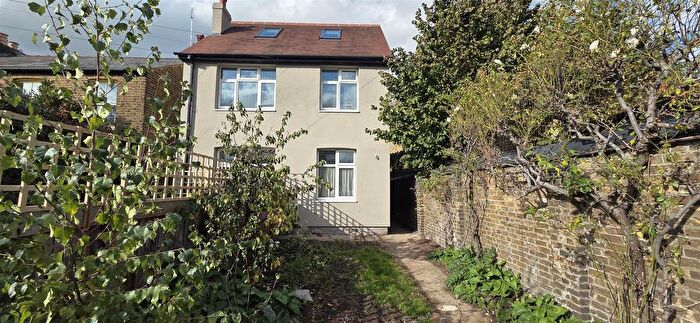 1 Bedroom Maisonette For Sale In Southfield Cottages, London, W7