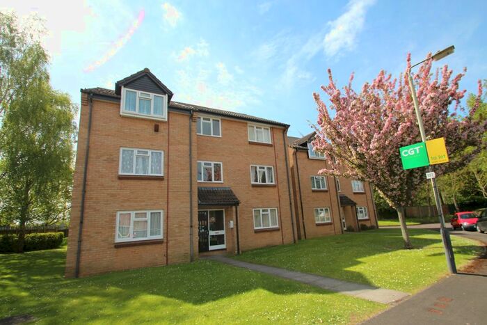 1 Bedroom Flat To Rent In St Peters Close, Cheltenham, Gloucestershire, GL51